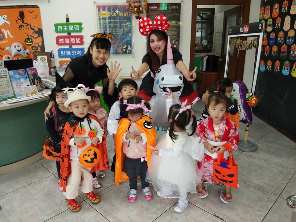 107學年度第一學期-萬聖節魔幻秀